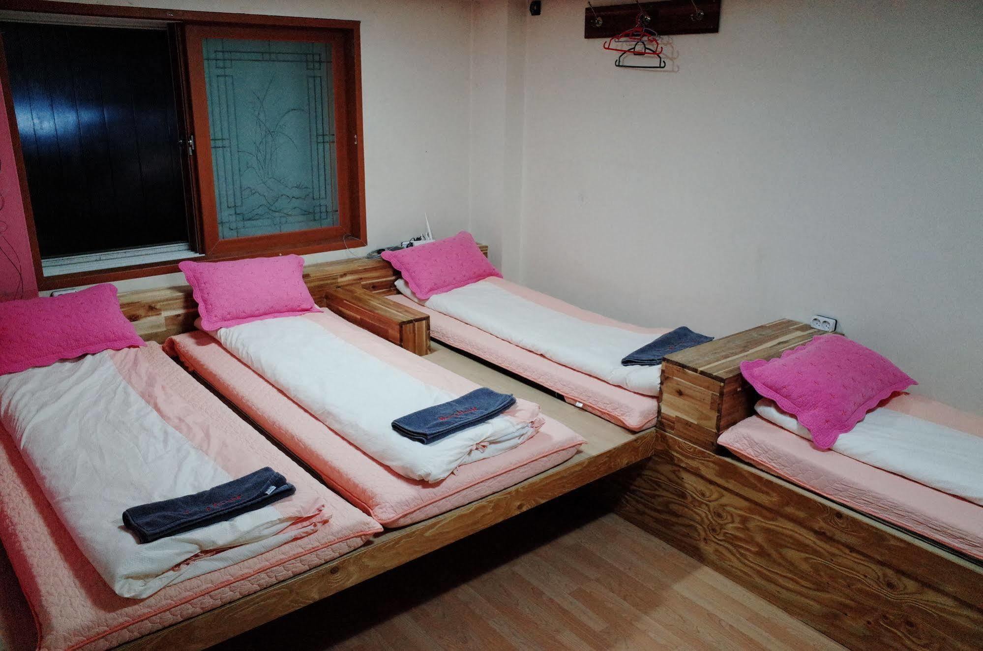 Хостел Bong Backpackers Сеул Екстер'єр фото