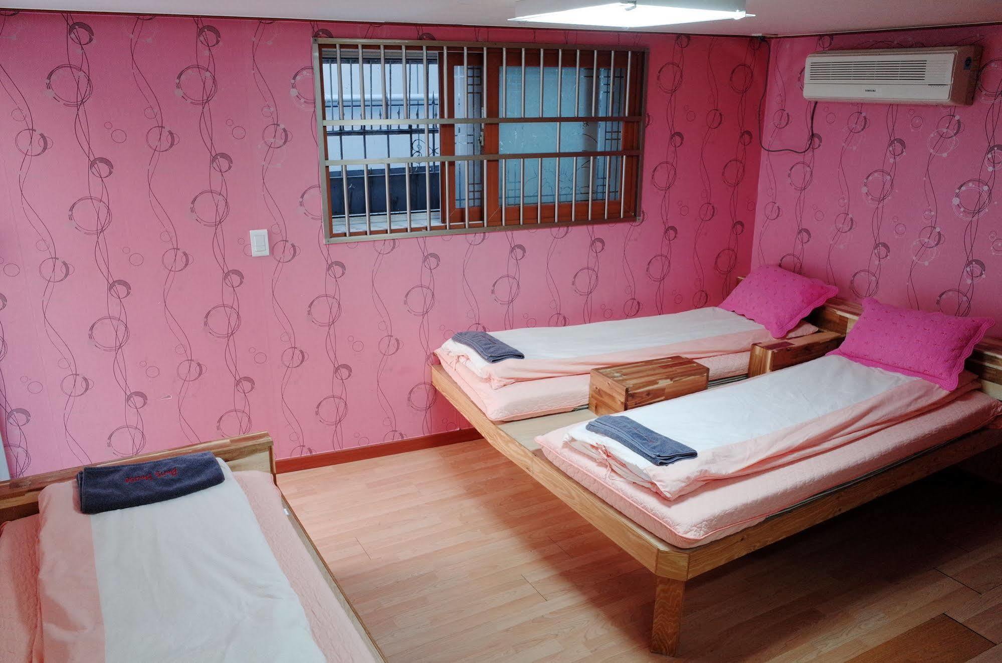 Хостел Bong Backpackers Сеул Екстер'єр фото
