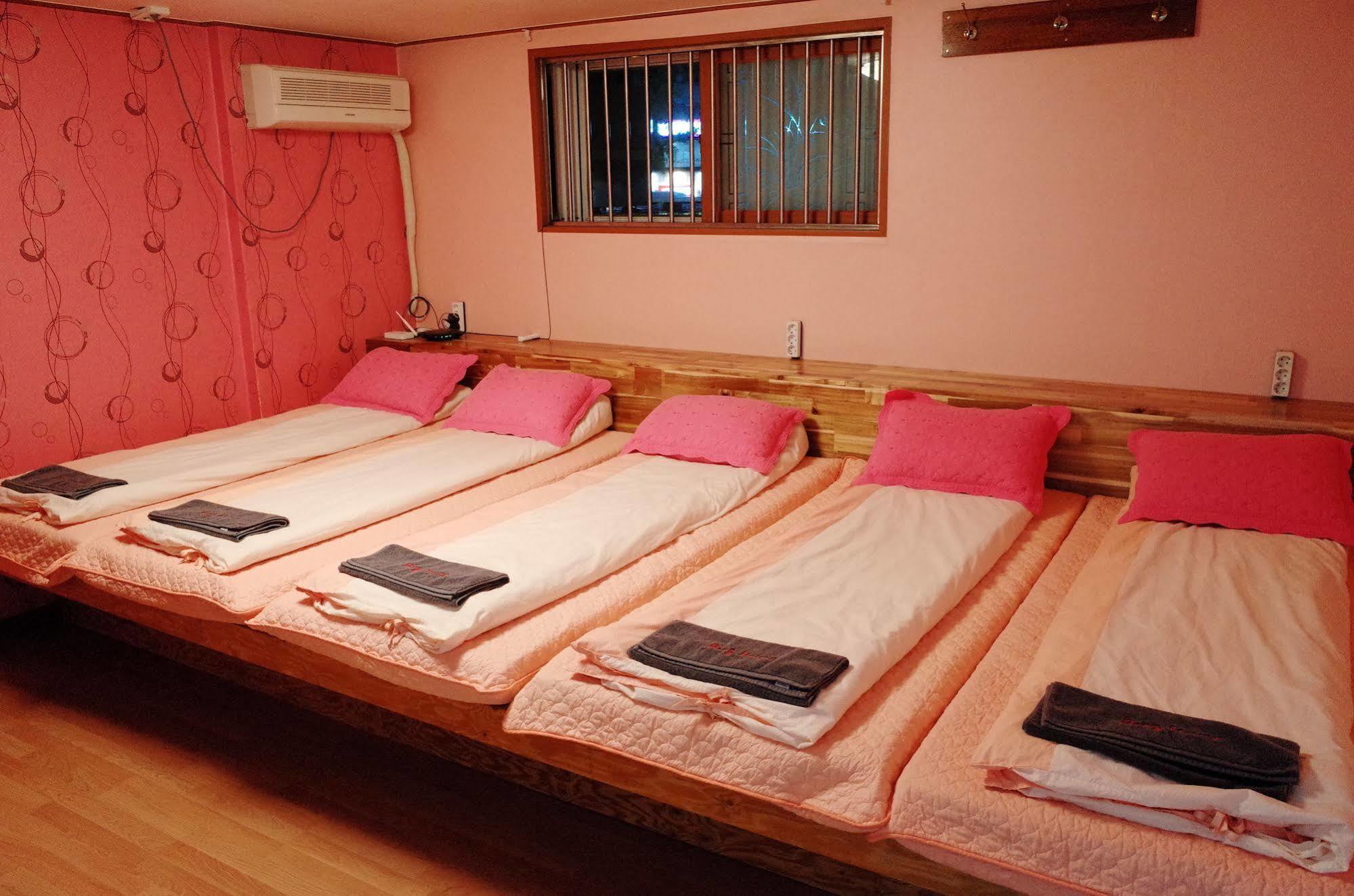 Хостел Bong Backpackers Сеул Екстер'єр фото
